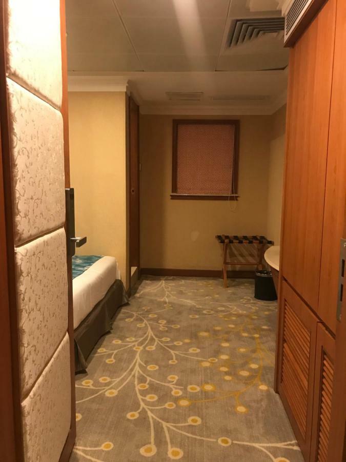Jwm Hotel And Casino Сиануквиль Экстерьер фото